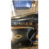 Image 9 : VINTAGE ELECTRIC SINGER SEWING MACHINE IN TABLE