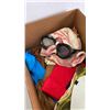 Image 2 : BOX OF HALLOWEEN MASKS AND PAPA SMURF COSTUME