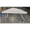 Image 1 : HERMAN MILLER KIVA COLLECTION PEBBLE TABLE ROLLING WORKSTATION