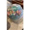 Image 2 : 2 THROW PILLOWS AND WORLD GLOBE