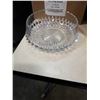 Image 2 : 3 OIL LAMPS WITH FLUTES AND BOX OF CRYSTAL AND GLASSSERVING PIECES