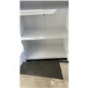 Image 2 : WHITE BOOKSHELF