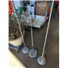 Image 2 : 3 FLOOR LAMPS