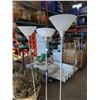 Image 3 : 3 FLOOR LAMPS