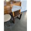 Image 2 : MODERN ENDTABLE AND 2 STOOLS