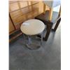 Image 3 : MODERN ENDTABLE AND 2 STOOLS