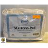 Image 1 : NEW WHITE QUEEN SIZE MATTRESS PAD, 60 X 80"