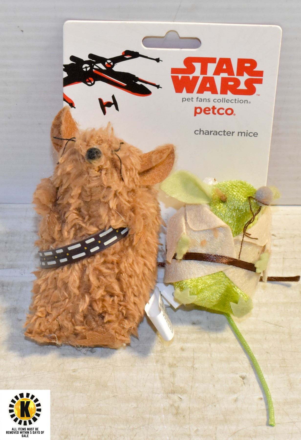 STAR WARS CAT TOY WITH TAG CHEWBACCA/ YODA