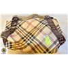 Image 1 : BURBERRY TOTE PURSE HAS WEAR & MARKS