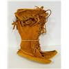 Image 1 : LEATHER BOTTOM FRINGE MUKLUKS SIZE 8-ESTATE