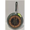 Image 1 : CANADIAN TIRE/T-FAL FRYING PAN NOVELTY CLOCK