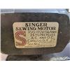 Image 8 : Antique Singer sewing machine
