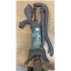 Image 2 : Vintage Cistern pump