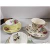 Image 3 : 4 MADE IN ENGLAND BONE CHINA TEACUP & SAUCER