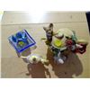 Image 2 : 3 decorative animal/teapot dispay items