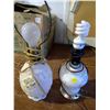 Image 1 : 2 Lamps-no shades