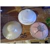 Image 2 : 2 Bowls, juicer, vase and 3 glass light covers