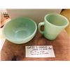 Image 1 : 711 FIRE KING D HANDLE JADEITE MUD & CEREAL/SOUP BOWL