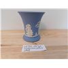 Image 1 : 732 WEDGWOOD VASE 3 ¾” TALL