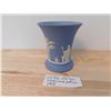 Image 3 : 732 WEDGWOOD VASE 3 ¾” TALL