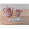 Image 3 : 734 WEDGWOOD CHILDS TEAPOT AND CUP MINIATURE