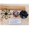 Image 1 : 756 FLOWER POWER & RHINESTONE BROOCH