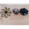 Image 2 : 756 FLOWER POWER & RHINESTONE BROOCH