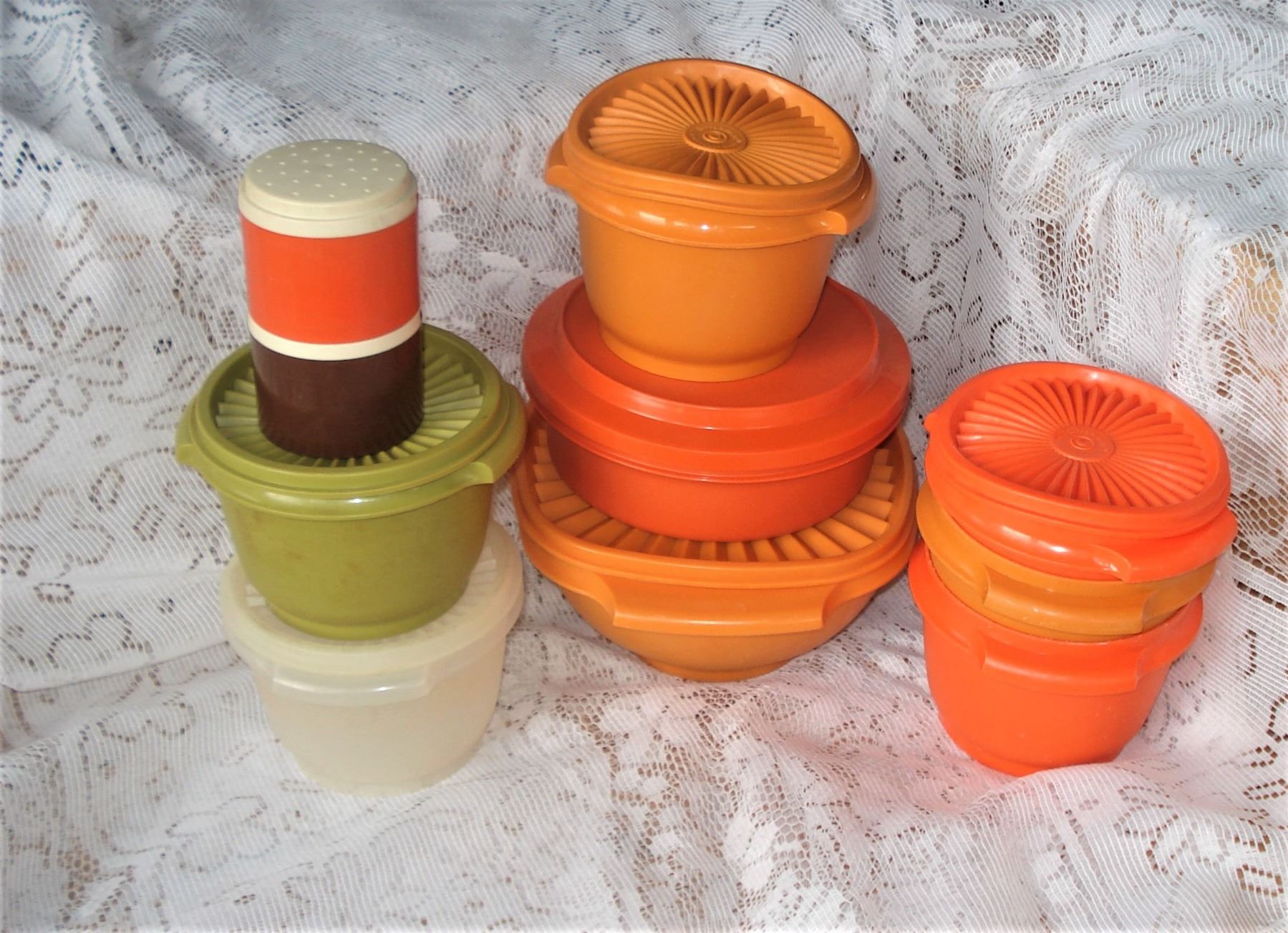 Vintage tupperware assorted condition and sizes