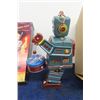 Image 4 : Mechanical Drummer Wind Up Pressed Tin Robot Made in China - New in Box