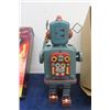 Image 5 : Mechanical Drummer Wind Up Pressed Tin Robot Made in China - New in Box