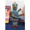 Image 6 : Mechanical Drummer Wind Up Pressed Tin Robot Made in China - New in Box
