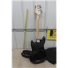 Image 5 : Squire by Fender Electric Mustang Bass with Soft Case
