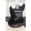 Image 6 : Squire by Fender Electric Mustang Bass with Soft Case