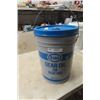 Image 1 : Sealed 5Gal Pail of Esso 85W-140 Gear Oil