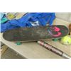 Image 4 : 3 Baseball Gloves, Aluminum Bat, Skateboard