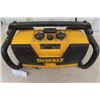 Image 2 : DeWalt Portable Radio/Charger 9.6 A 18V Includes Battery - Tested