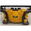 Image 4 : DeWalt Portable Radio/Charger 9.6 A 18V Includes Battery - Tested