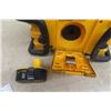 Image 5 : DeWalt Portable Radio/Charger 9.6 A 18V Includes Battery - Tested
