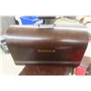 Image 2 : Singer Sewing Machine Model 99 with Case , Table + Accessories