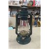 Image 2 : Dietz #80 Barn Lantern, Small Wine Bottle Corker