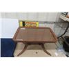Image 1 : Small Tray Top Table 17"x 18.5" x 27.5"
