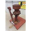Image 2 : Grist Meat / Grinder Hand Crank