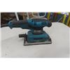 Image 4 : 3 Makita Electric Power Sanders, 3/8" Electric Drill