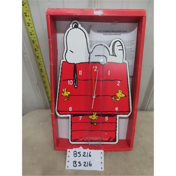2017 Peanuts Snoopy + Woodstock Wall Clock in Original Box 13.5" Wide