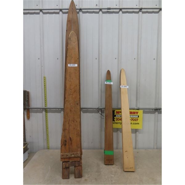 11 Hide Stretchers; Fox, Martin, Fischer