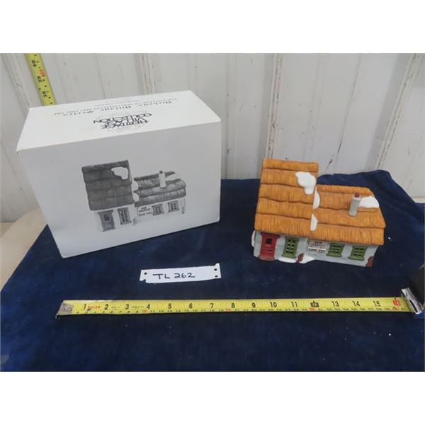 Dept. 56  Cottage of Bob Cratchit + Tiny Tim 1986 with Light - Retired