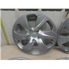 Image 2 : Toyota Rav 4 Hub Cap Rims & Floor Mats