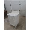 Image 3 : Small Painted Wash Stand with Harp 16" x 20" x 30"