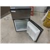 Image 4 : Clariton Bar Fridge + Freezer Model CFOL34DS 19 " x 20" x 33"