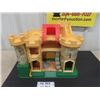 Image 3 : 1974 Fisher Price Little People Castle
